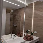 Premium Tolkiena House Mokotow 2- Bedrooms & Living Room, Terrace With Garden, Free Underground Parking & Free High-speed Wi-fi