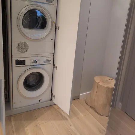 Premium Tolkiena House Mokotow 2- Bedrooms & Living Room, Terrace With Garden, Free Underground Parking & Free High-speed Wi-fi Apartment Warschau