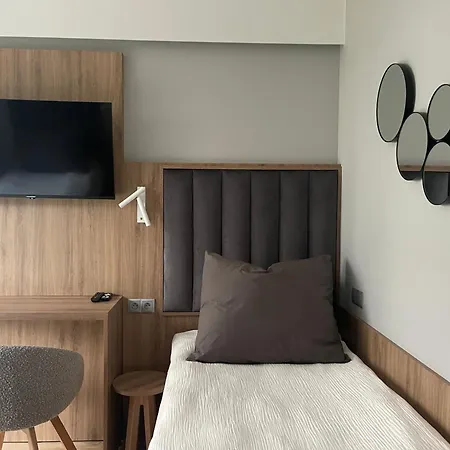 Premium Tolkiena House Mokotow 2- Bedrooms & Living Room, Terrace With Garden, Free Underground Parking & Free High-speed Wi-fi *