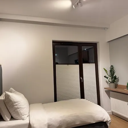 Apartment Premium Tolkiena House Mokotow 2- Bedrooms & Living Room, Terrace With Garden, Free Underground Parking & Free High-speed Wi-fi *