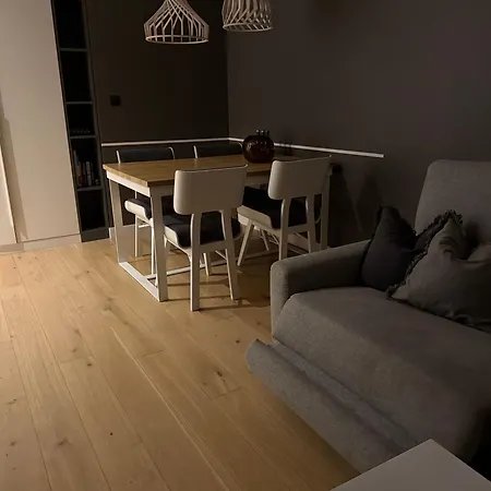 Premium Tolkiena House Mokotow 2- Bedrooms & Living Room, Terrace With Garden, Free Underground Parking & Free High-speed Wi-fi Apartment