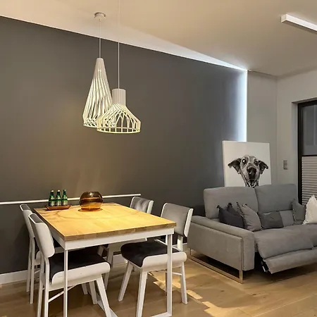 Premium Tolkiena House Mokotow 2- Bedrooms & Living Room, Terrace With Garden, Free Underground Parking & Free High-speed Wi-fi