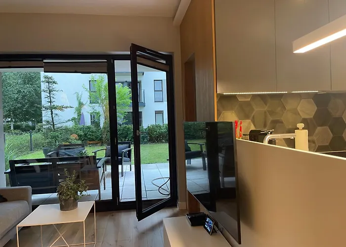 Apartment Premium Tolkiena House Mokotow 2- Bedrooms & Living Room, Terrace With Garden, Free Underground Parking & Free High-speed Wi-fi *