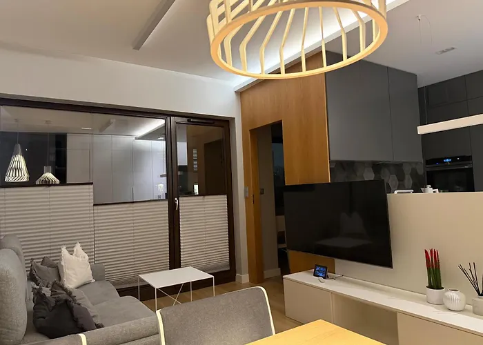 Premium Tolkiena House Mokotow 2- Bedrooms & Living Room, Terrace With Garden, Free Underground Parking & Free High-speed Wi-fi Warsaw