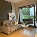 Διαμέρισμα Premium Tolkiena House Mokotow 2- Bedrooms & Living Room, Terrace With Garden, Free Underground Parking & Free High-speed Wi-fi Βαρσοβία