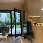 Διαμέρισμα Premium Tolkiena House Mokotow 2- Bedrooms & Living Room, Terrace With Garden, Free Underground Parking & Free High-speed Wi-fi *